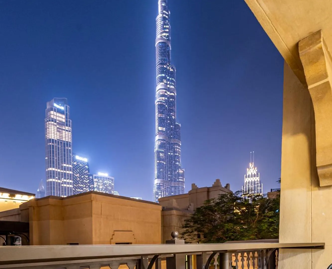 Upgraded 1Br Retreat With Iconic Burj Khalifa Views Apartment Dubai