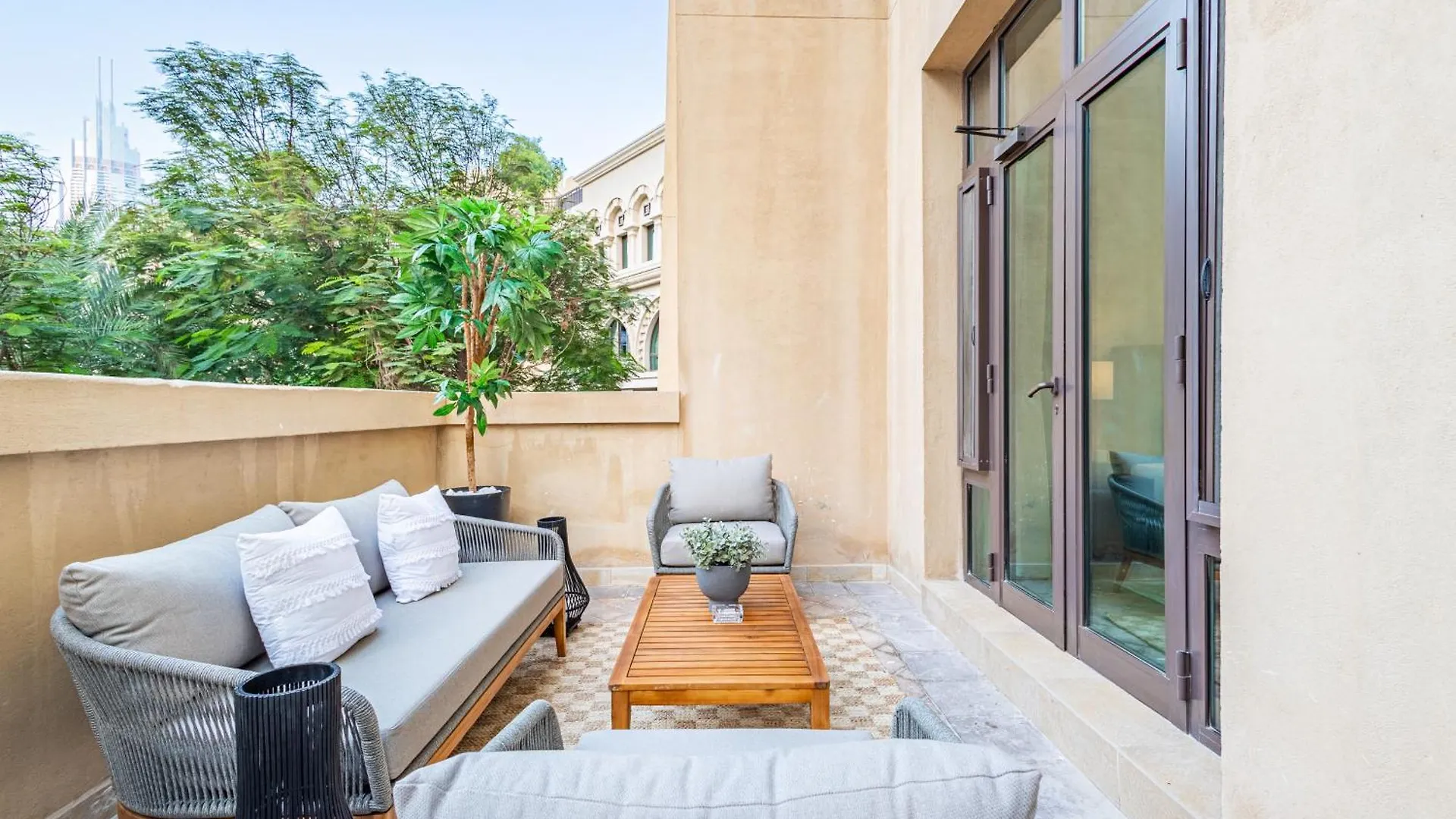 Upgraded 1Br Retreat With Iconic Burj Khalifa Views Apartment Dubai